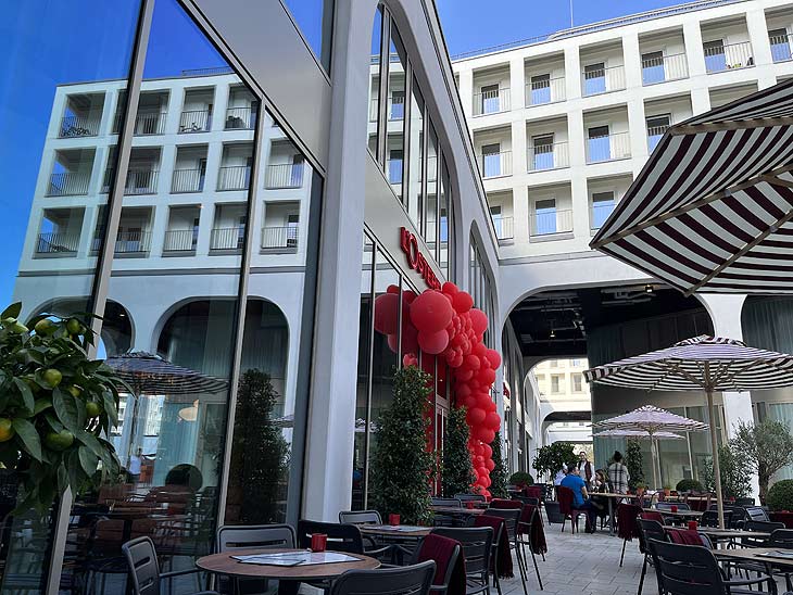 Die L'Osteria eröffnete bereits am 08.10.2022 (©Foto: Martin Schmitz)